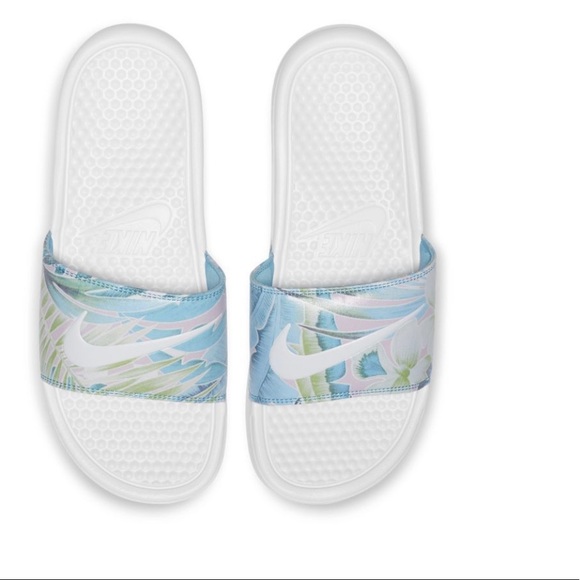 Nike slides size 7 - Picture 1 of 2